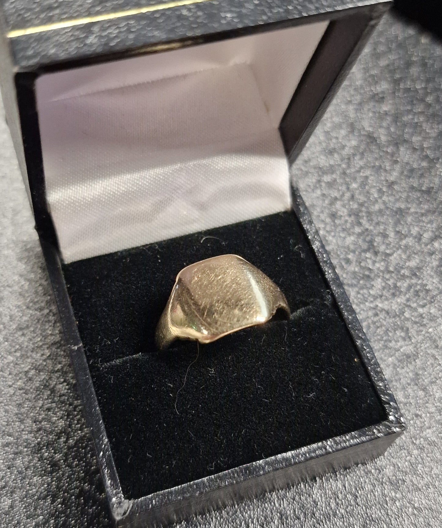 9ct Gold Signet Ring T - EW Jewellery
