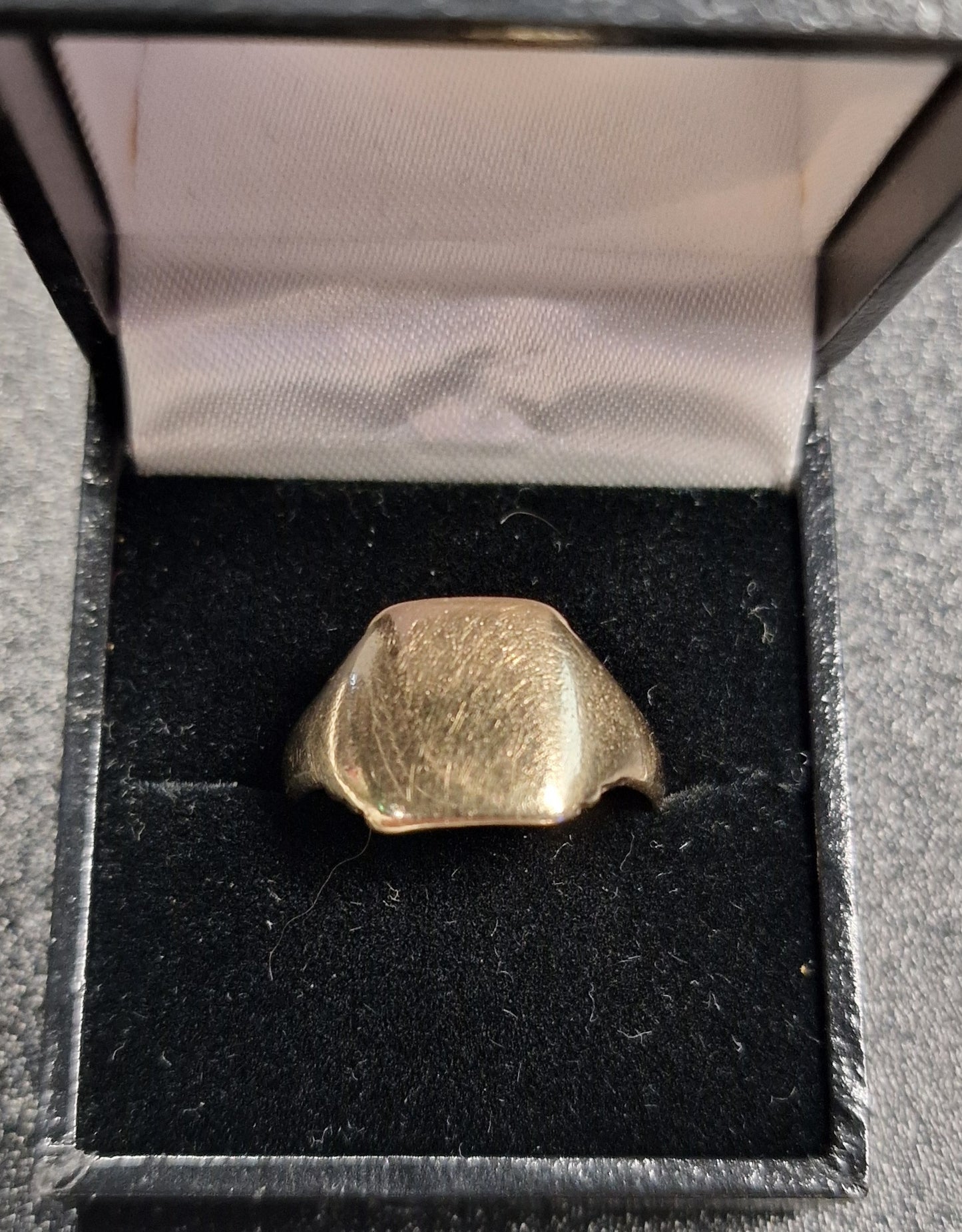 9ct Gold Signet Ring T - EW Jewellery