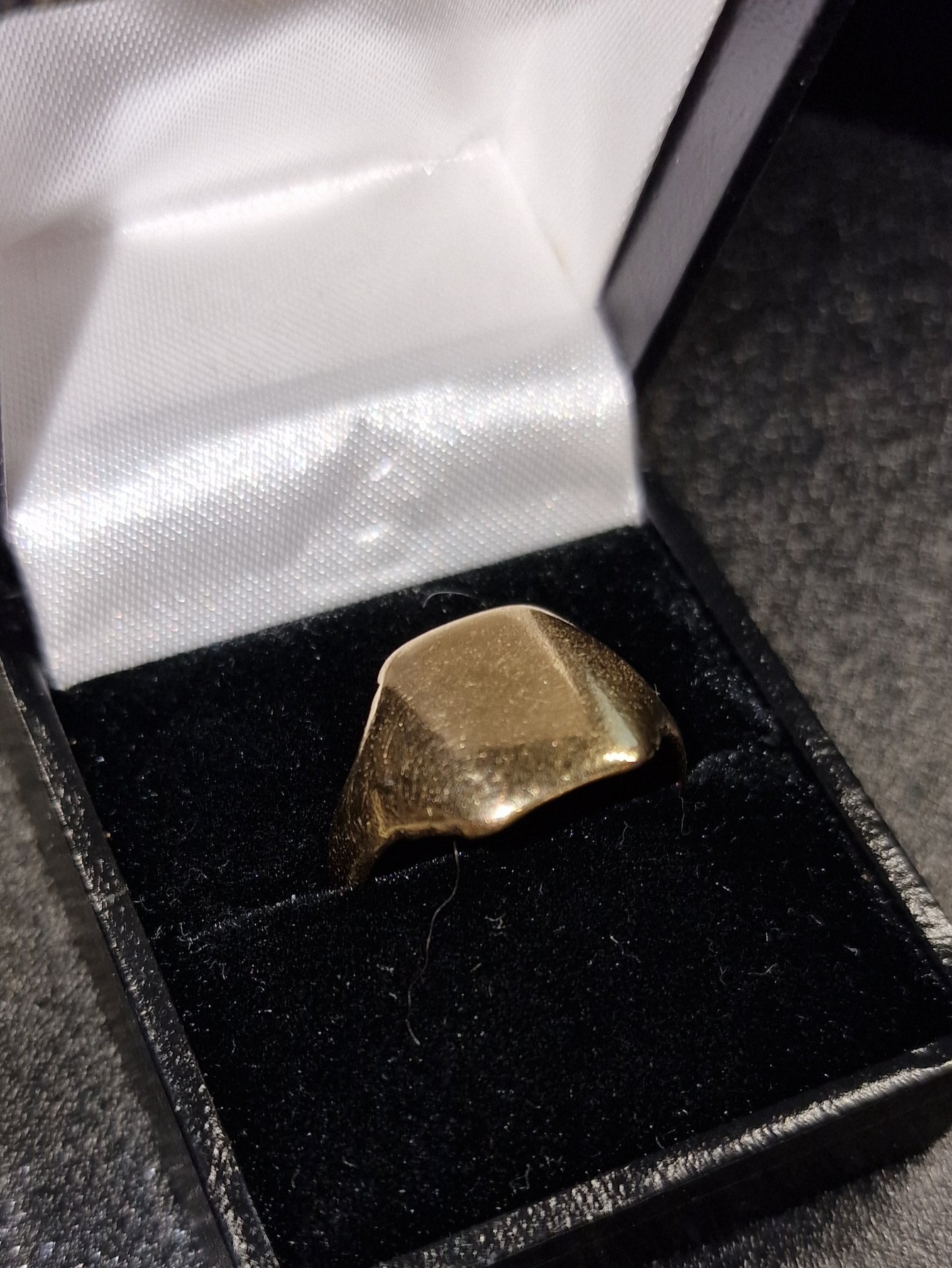 9ct Gold Signet Ring T - EW Jewellery