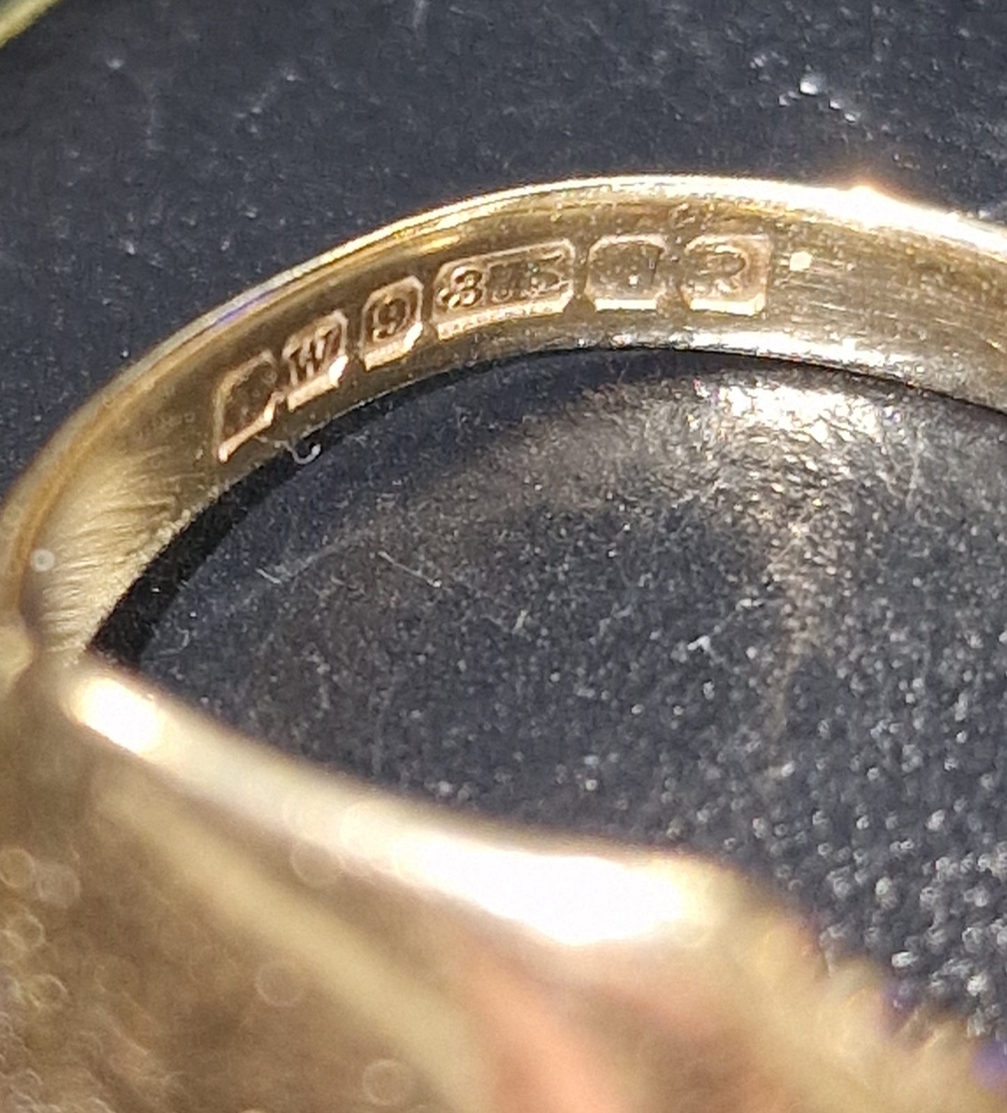 9ct Gold Signet Ring T - EW Jewellery