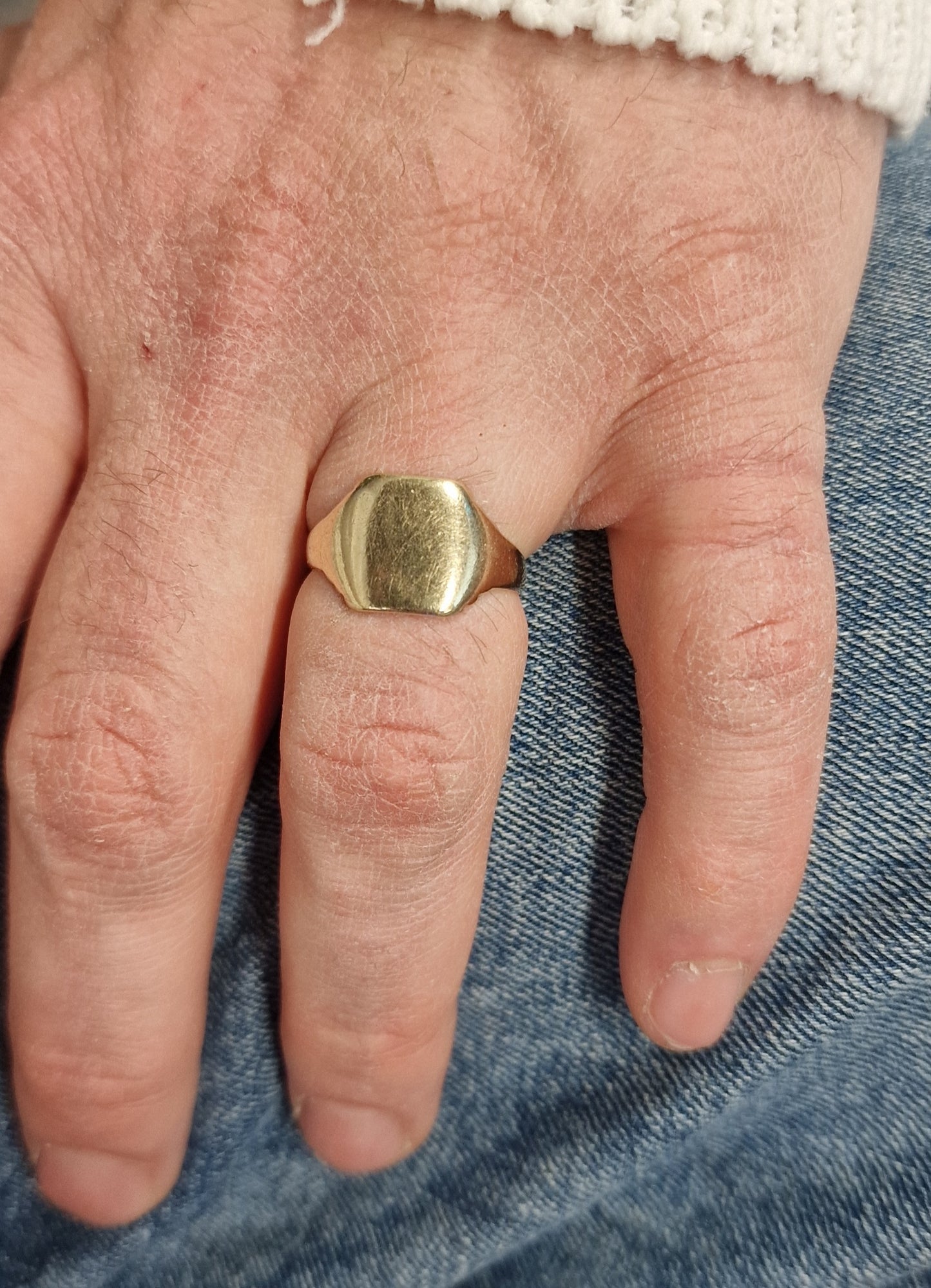 9ct Gold Signet Ring T - EW Jewellery