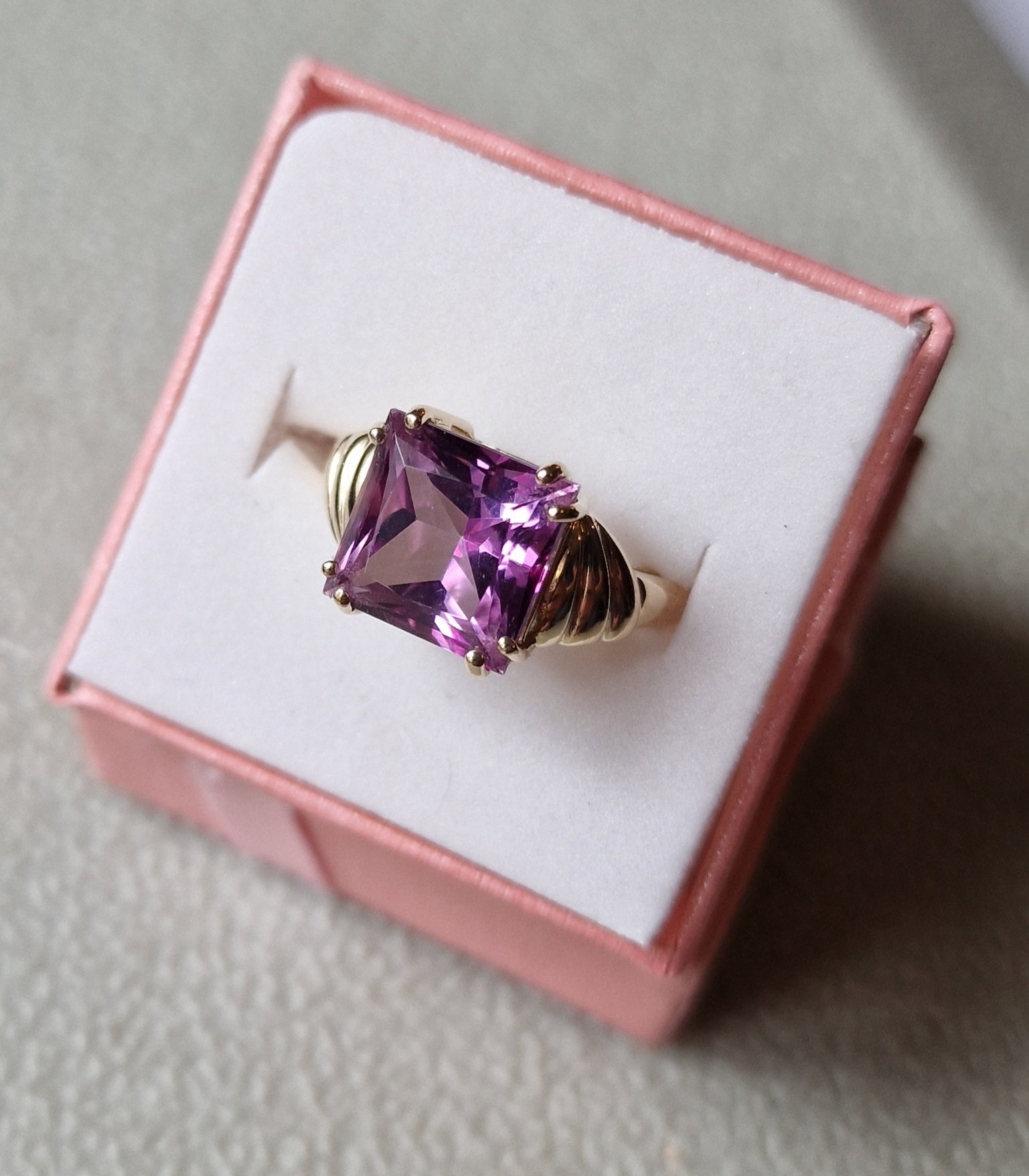 9ct Gold Amethyst Ring N - EW Jewellery 