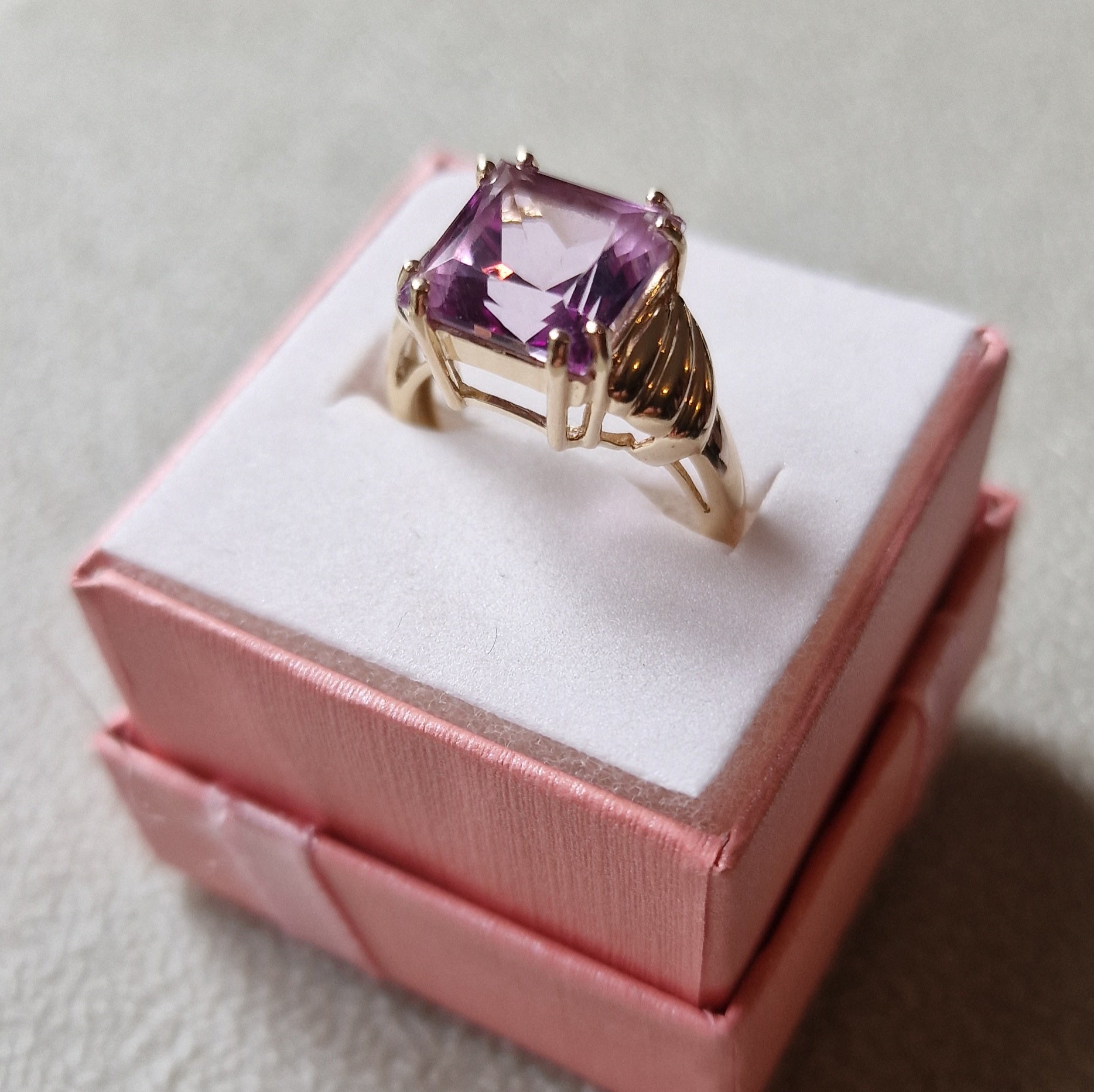 9ct Gold Amethyst Ring N - EW Jewellery 