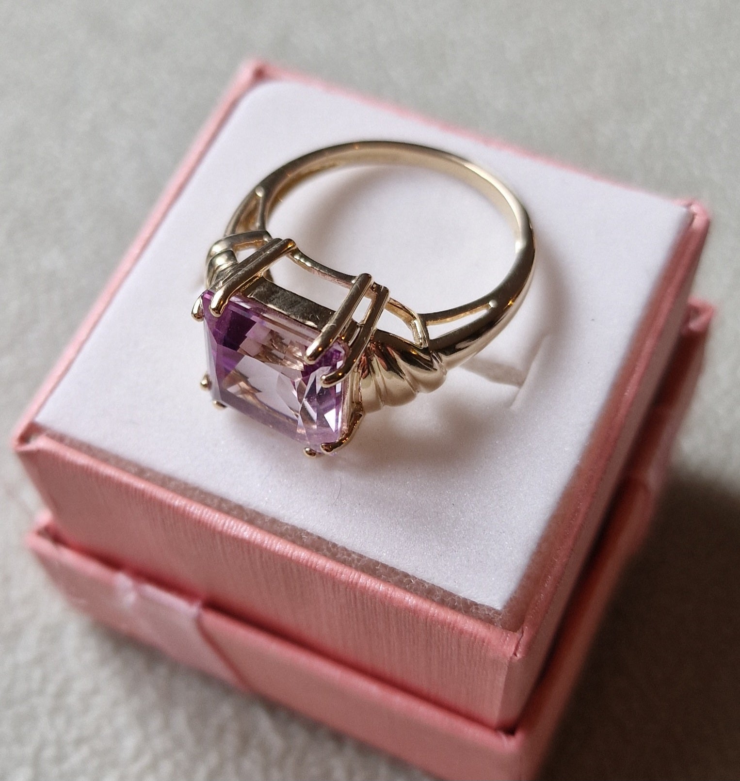 9ct Gold Amethyst Ring N - EW Jewellery 