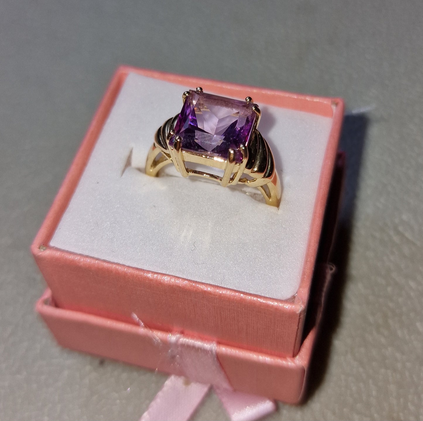 9ct Gold Amethyst Ring N - EW Jewellery 