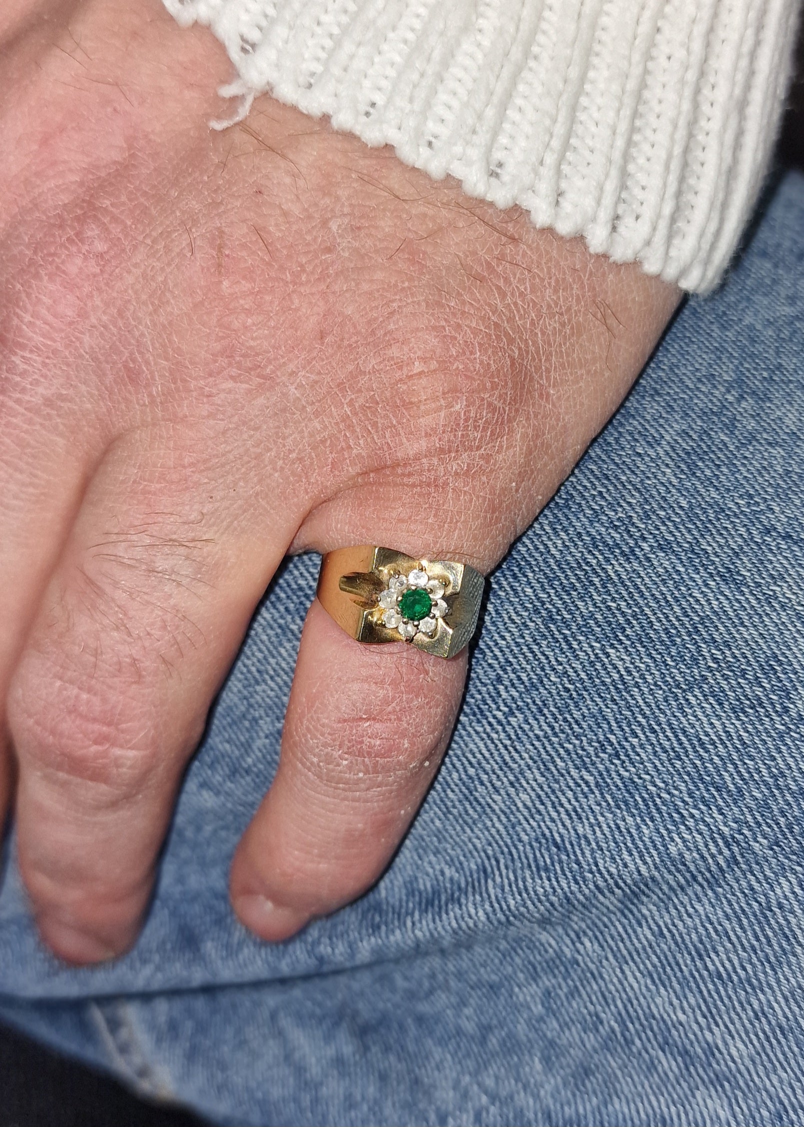 9ct Gold Green Stone Cluster Ring N - EW Jewellery 