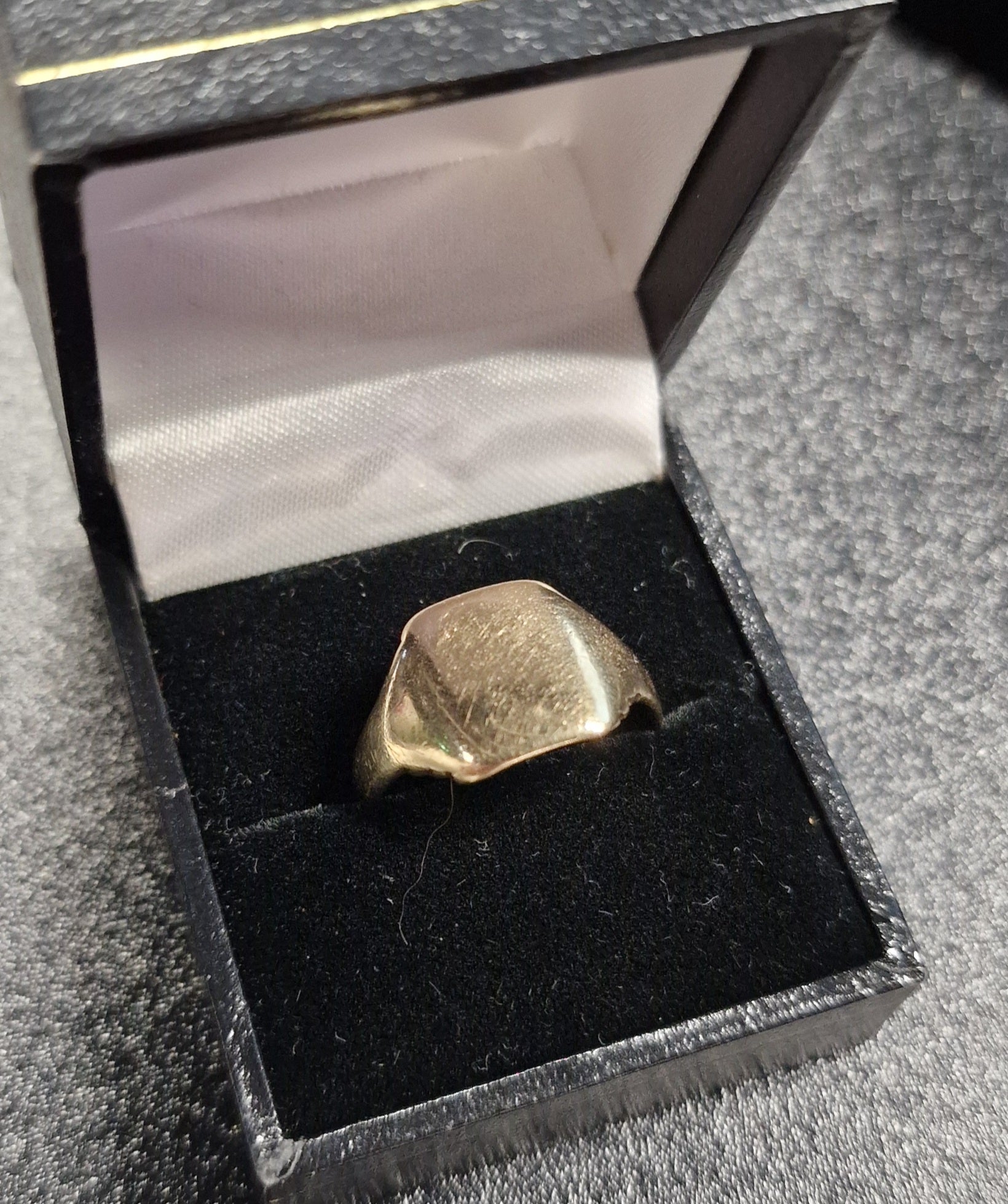 9ct Gold Signet Ring T - EW Jewellery 