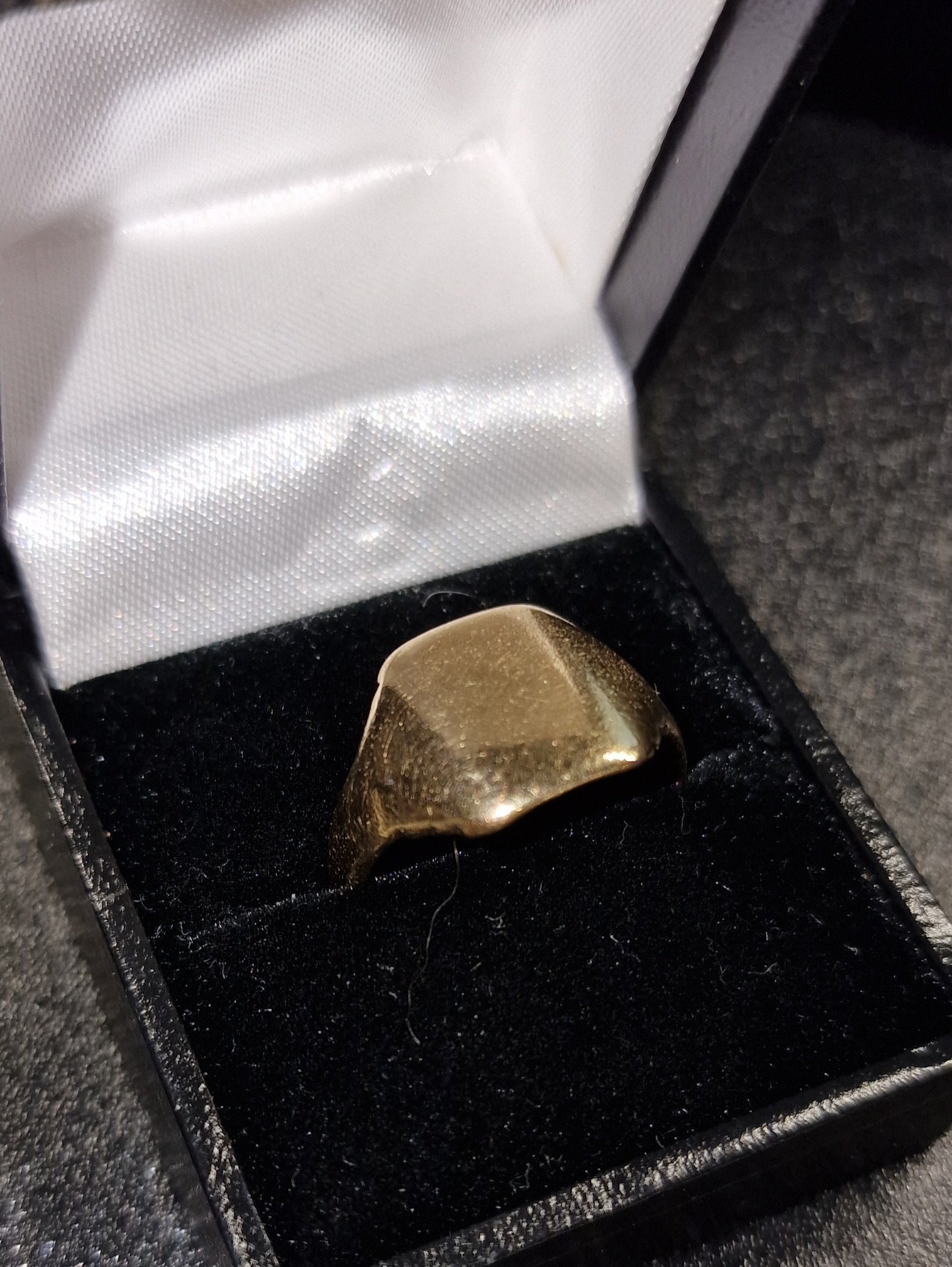 9ct Gold Signet Ring T - EW Jewellery 