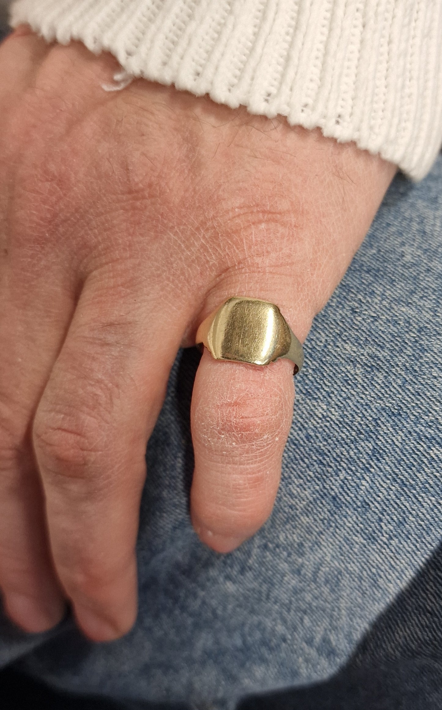 9ct Gold Signet Ring T - EW Jewellery 