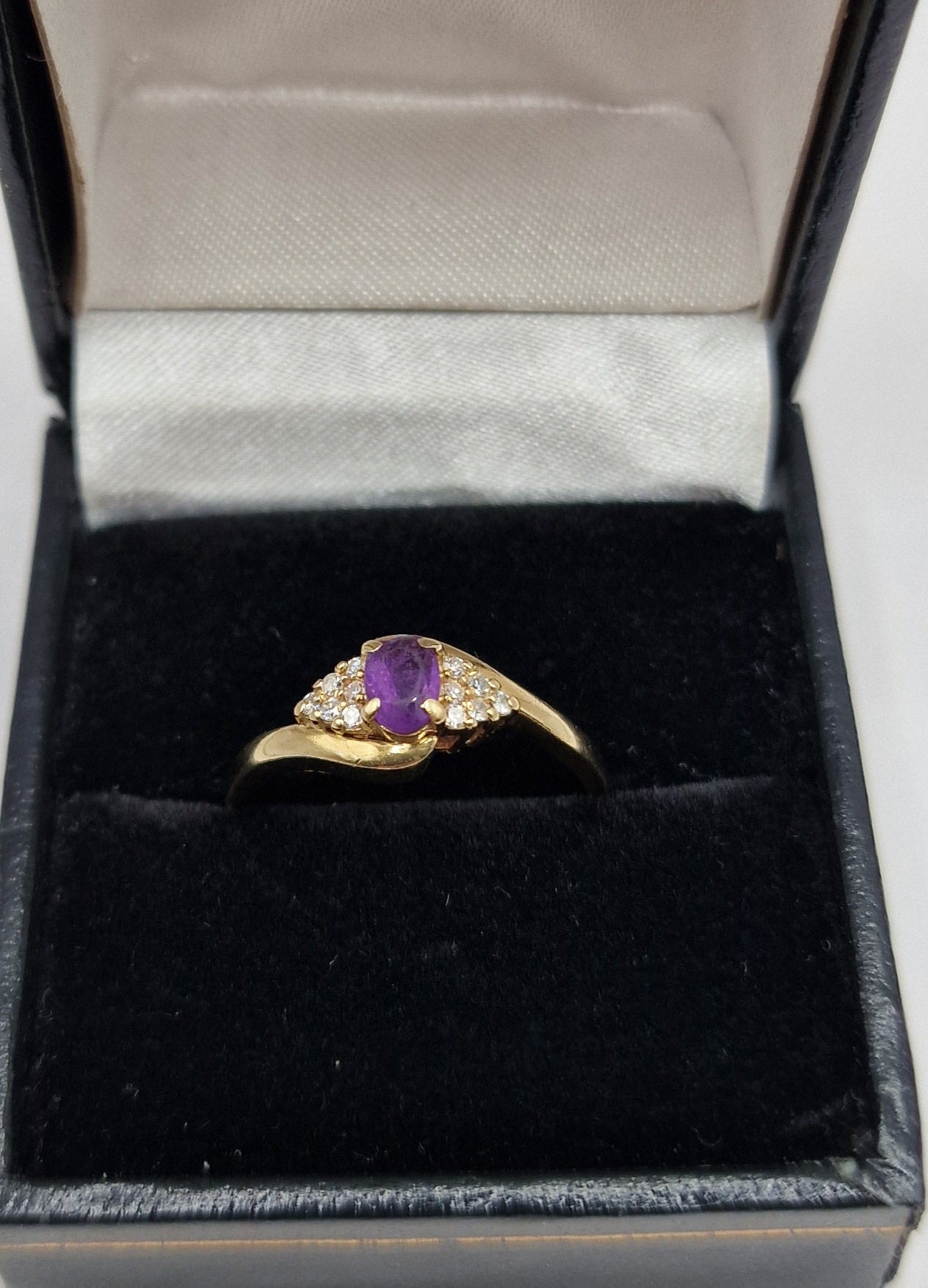 9ct Gold Amethyst And Diamond Ring T - EW Jewellery 