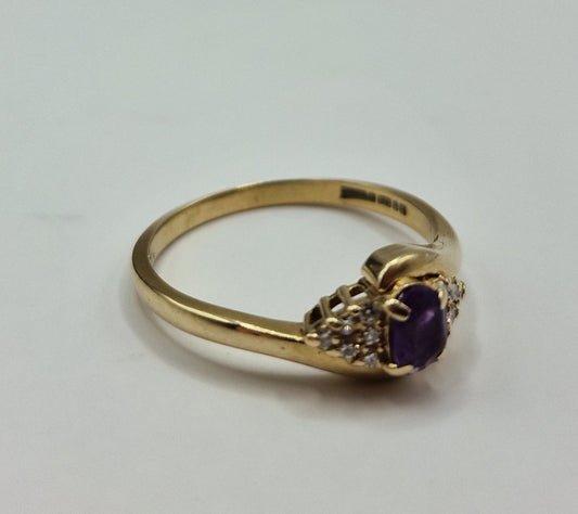 9ct Gold Amethyst And Diamond Ring T - EW Jewellery 