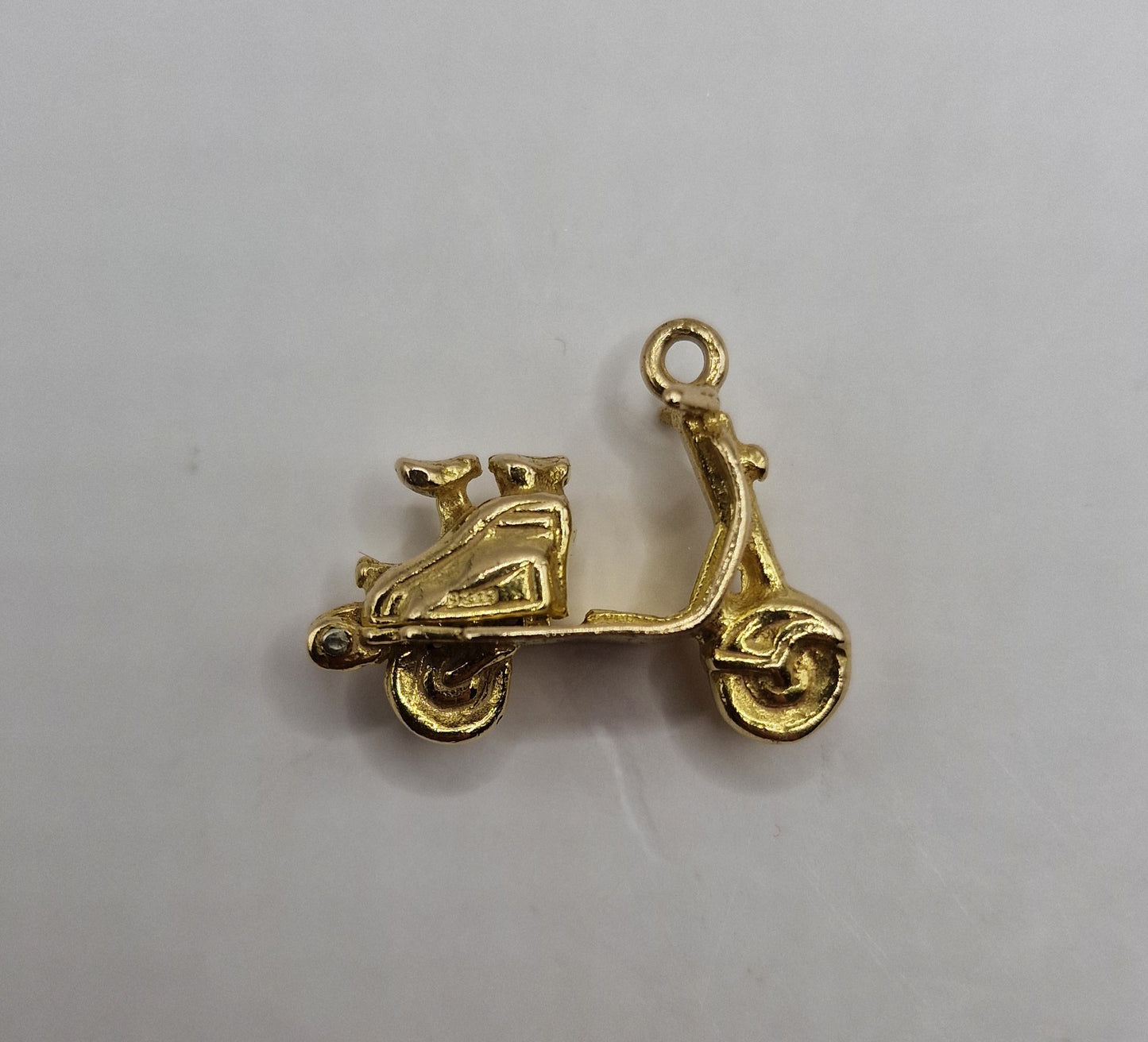 Vintag 9ct Gold Vespa Scooter Charm Pendant - EW Jewellery 