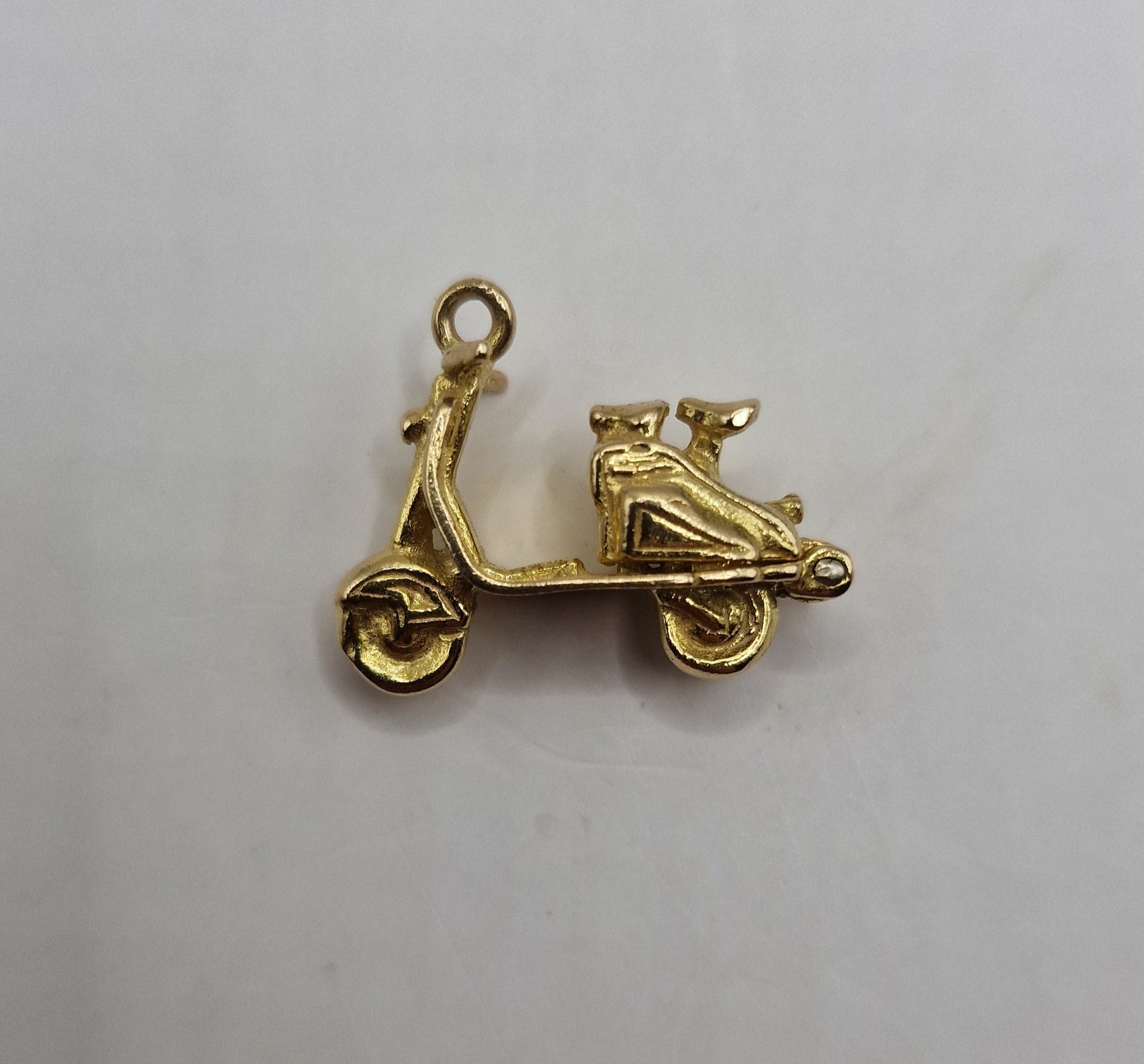 Vintag 9ct Gold Vespa Scooter Charm Pendant - EW Jewellery 