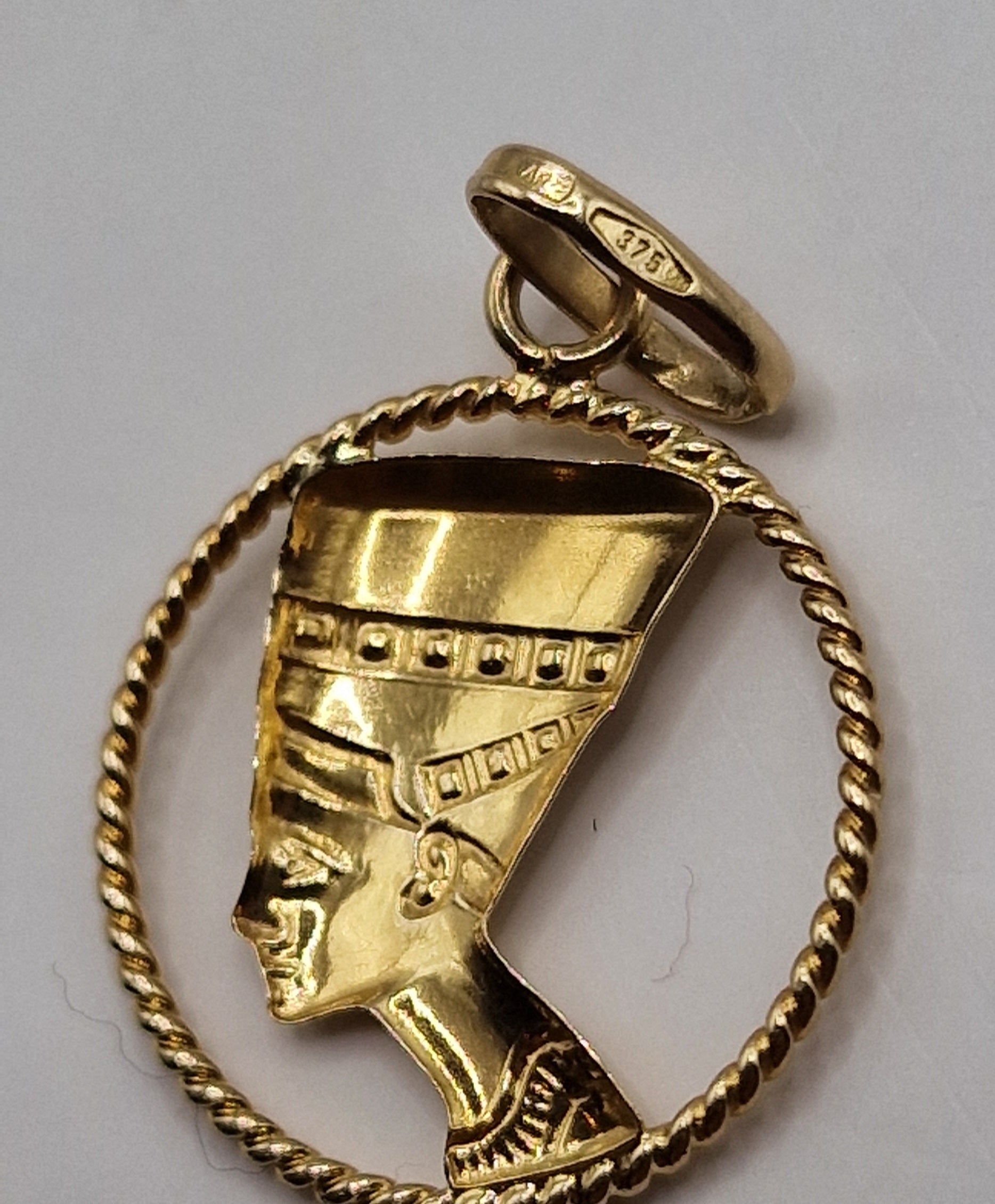 Egyptian 9ct Yellow Gold Nefertiti Pharaoh Charm Pendant - EW Jewellery 