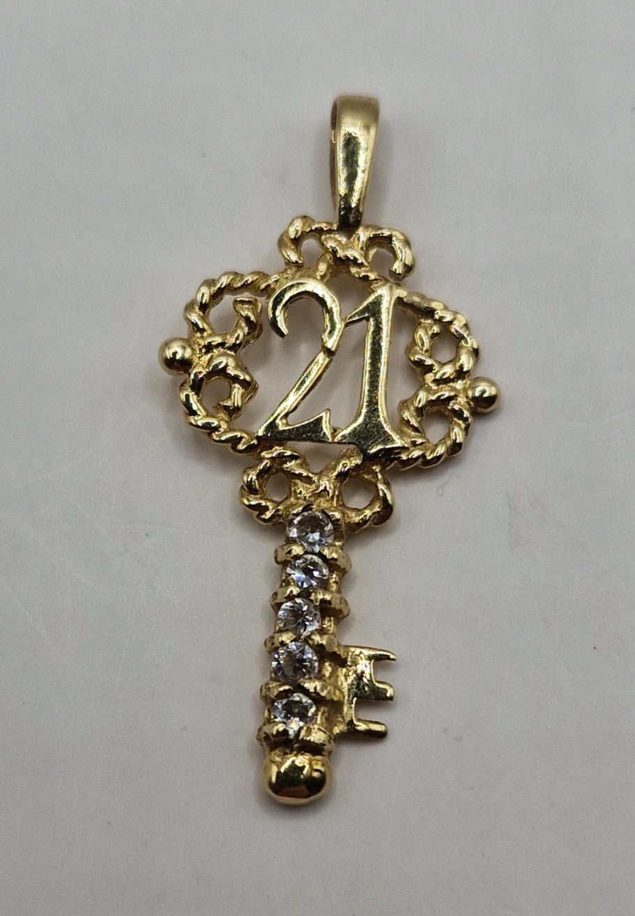 9ct Gold '21st Key' Charm or Pendant. - EW Jewellery 