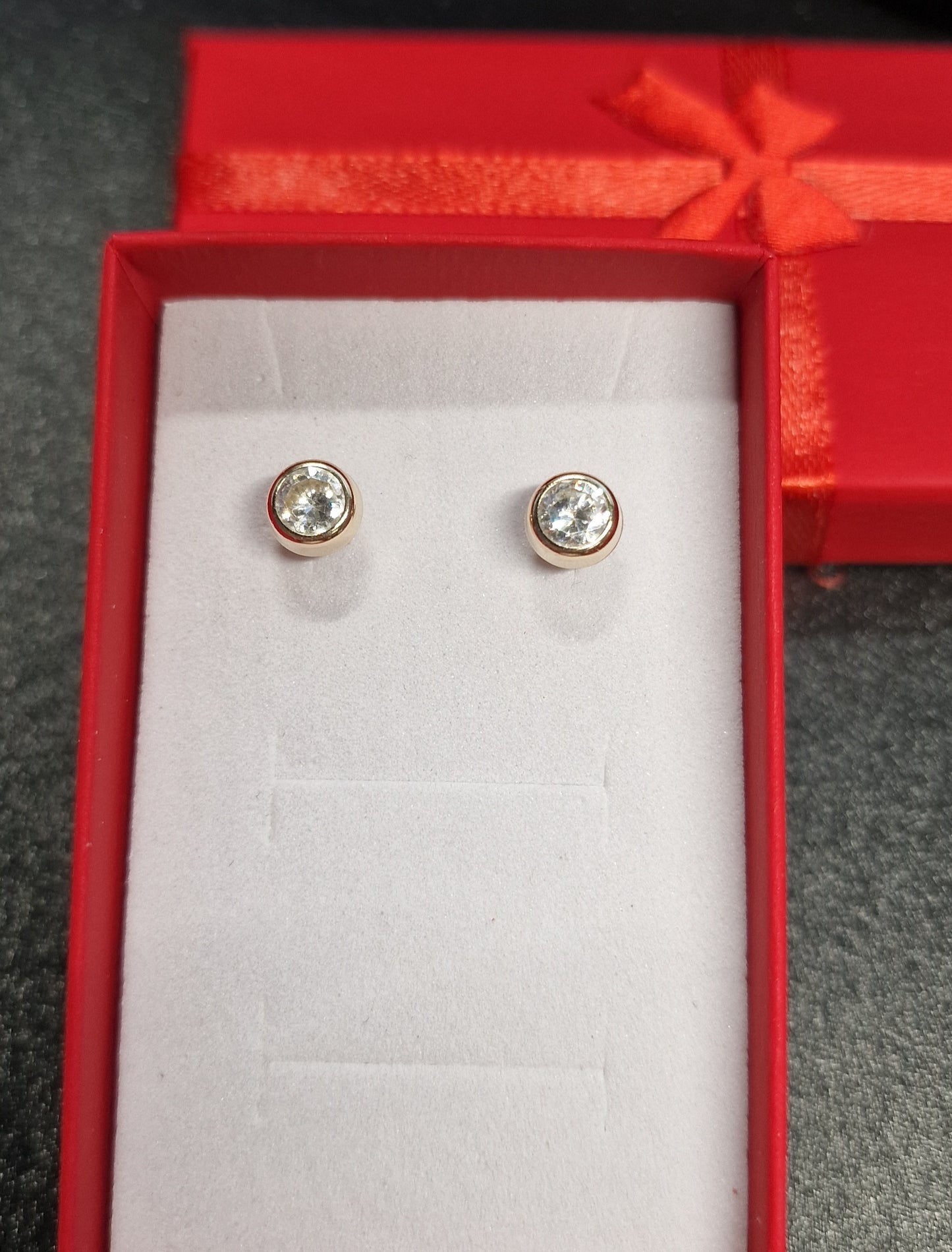 9ct Gold CZ Stud Earrings - EW Jewellery 