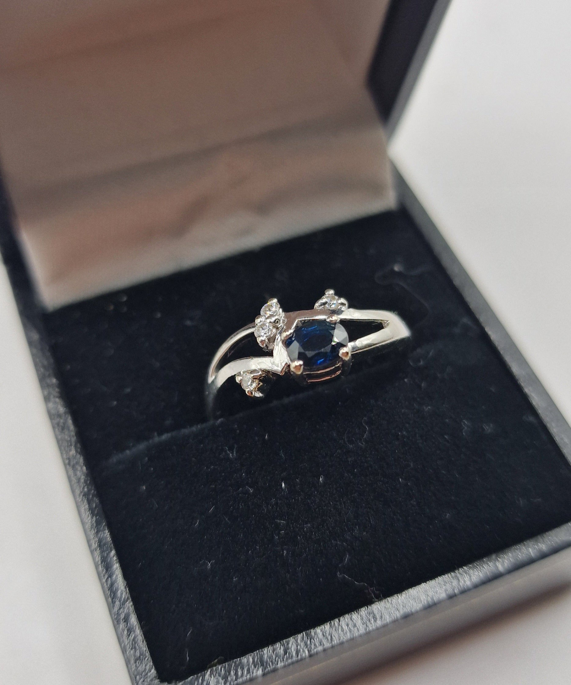 14ct Blue Sapphire, White Gold Ring M - EW Jewellery 